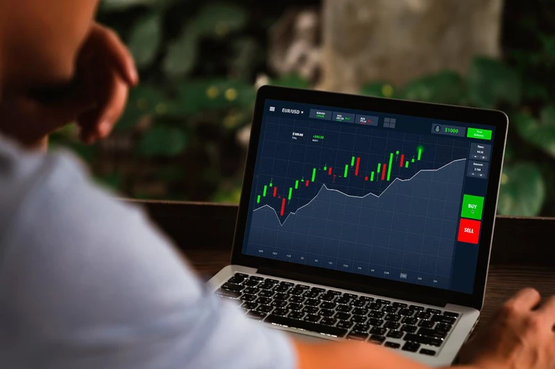 live trade
